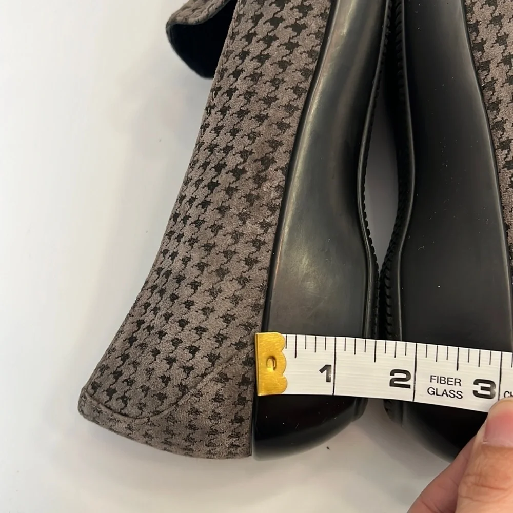 Dansko “Debra” leather slip on wedge loafer in houndstooth size 41 = 10.5/11